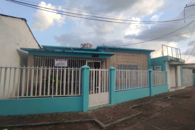 Casa de Platabanda y Local Comercial